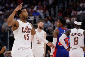 WATCH: Mitchell Shot, Merrill Charge Lead to Series Win!